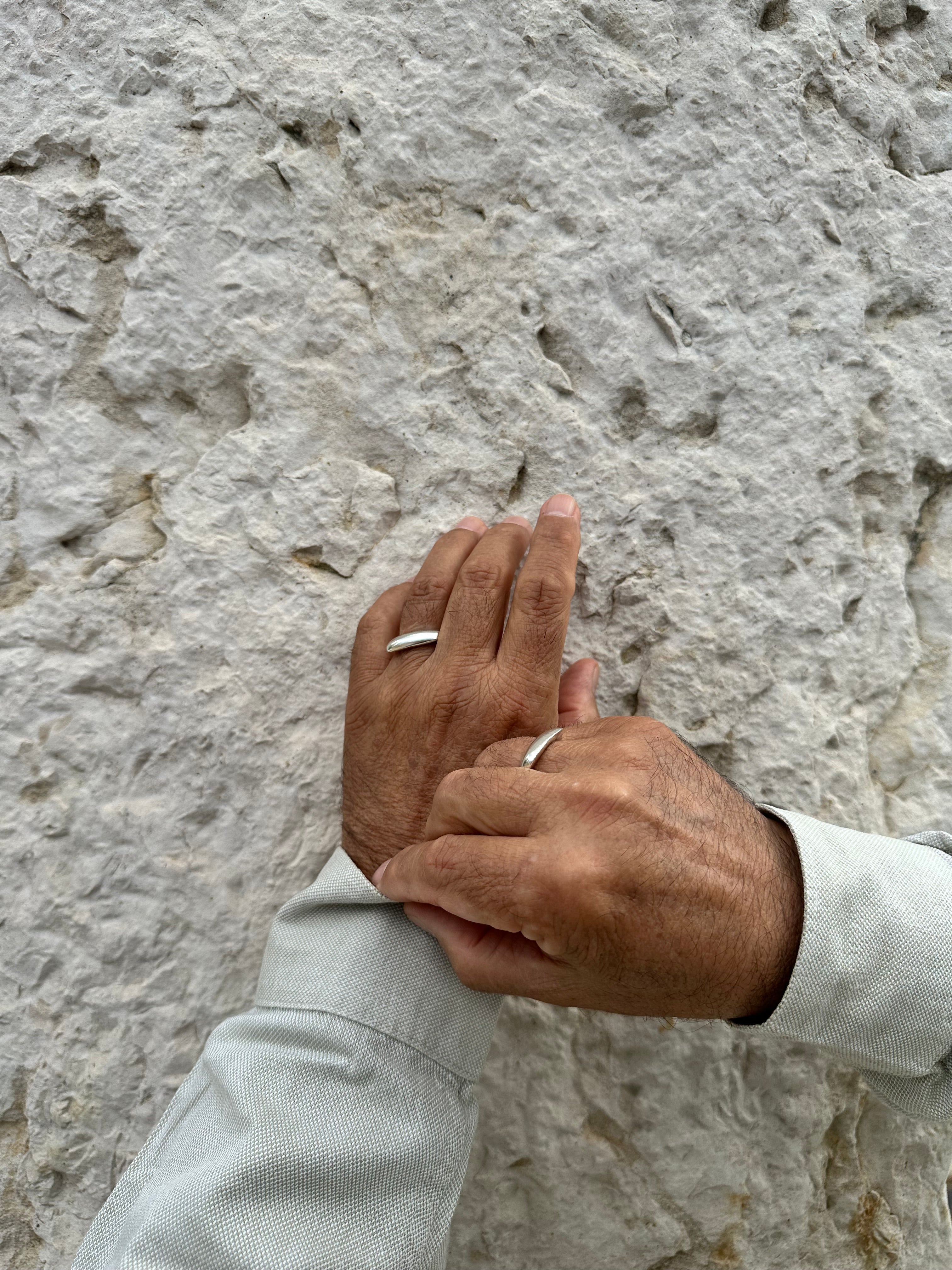 Gestus Curved silver Ring