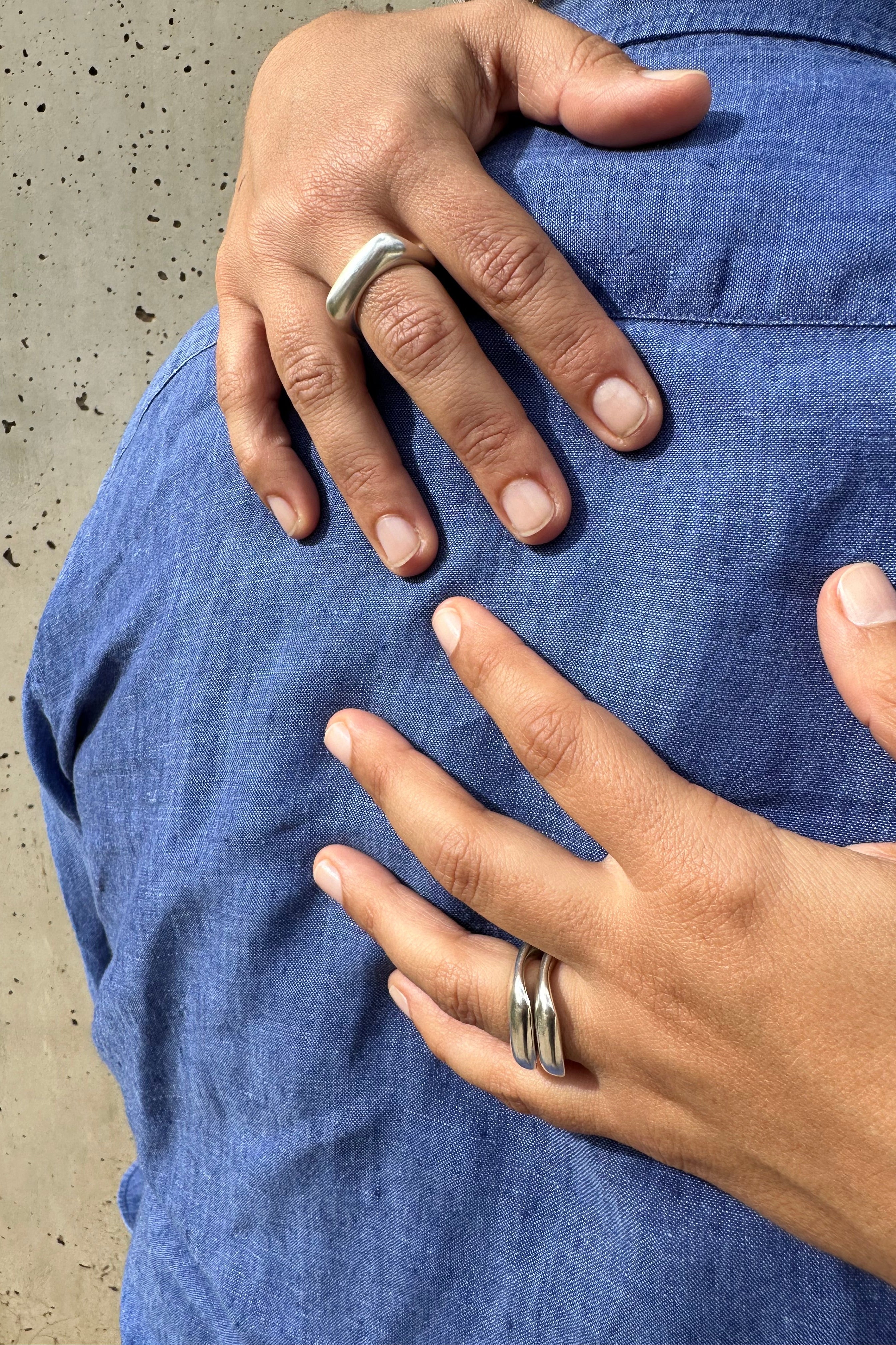 Anel Gestus Curvo Prata