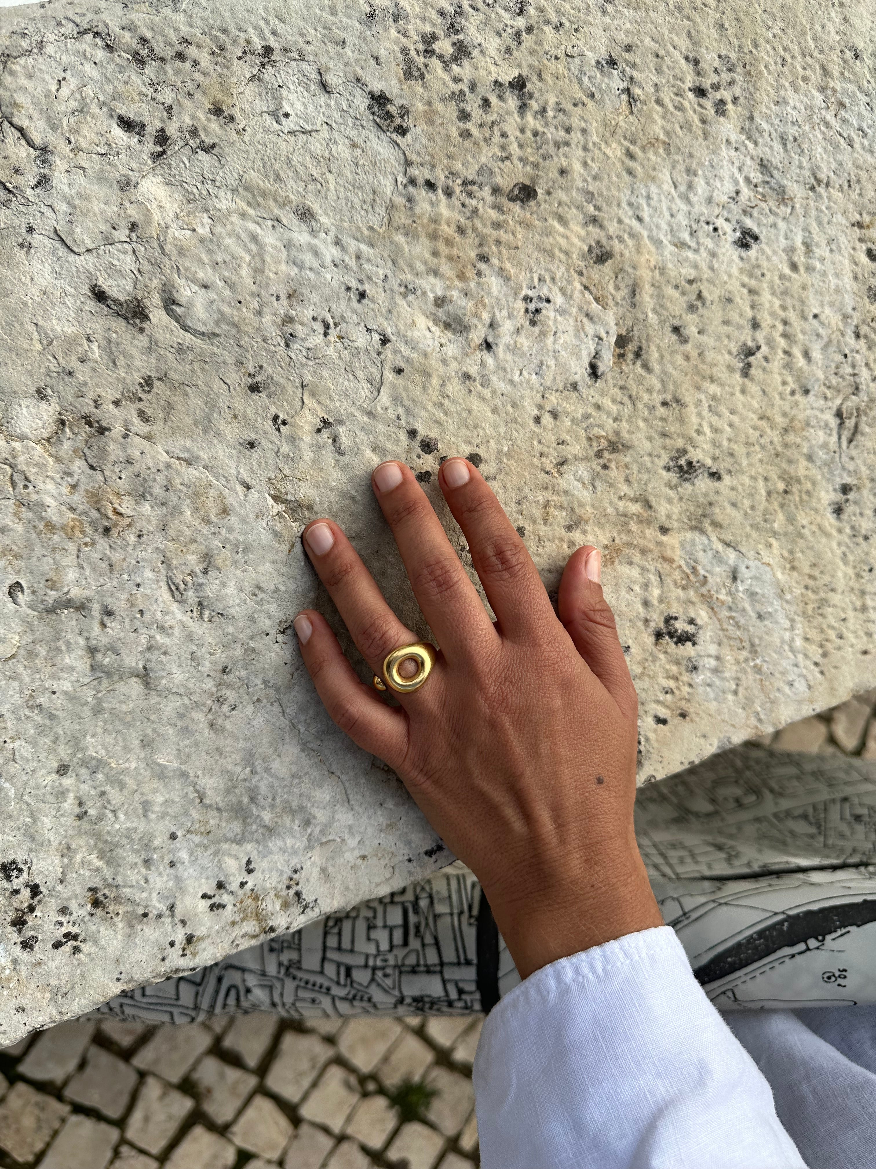 Anel Gestus Olho Dourado