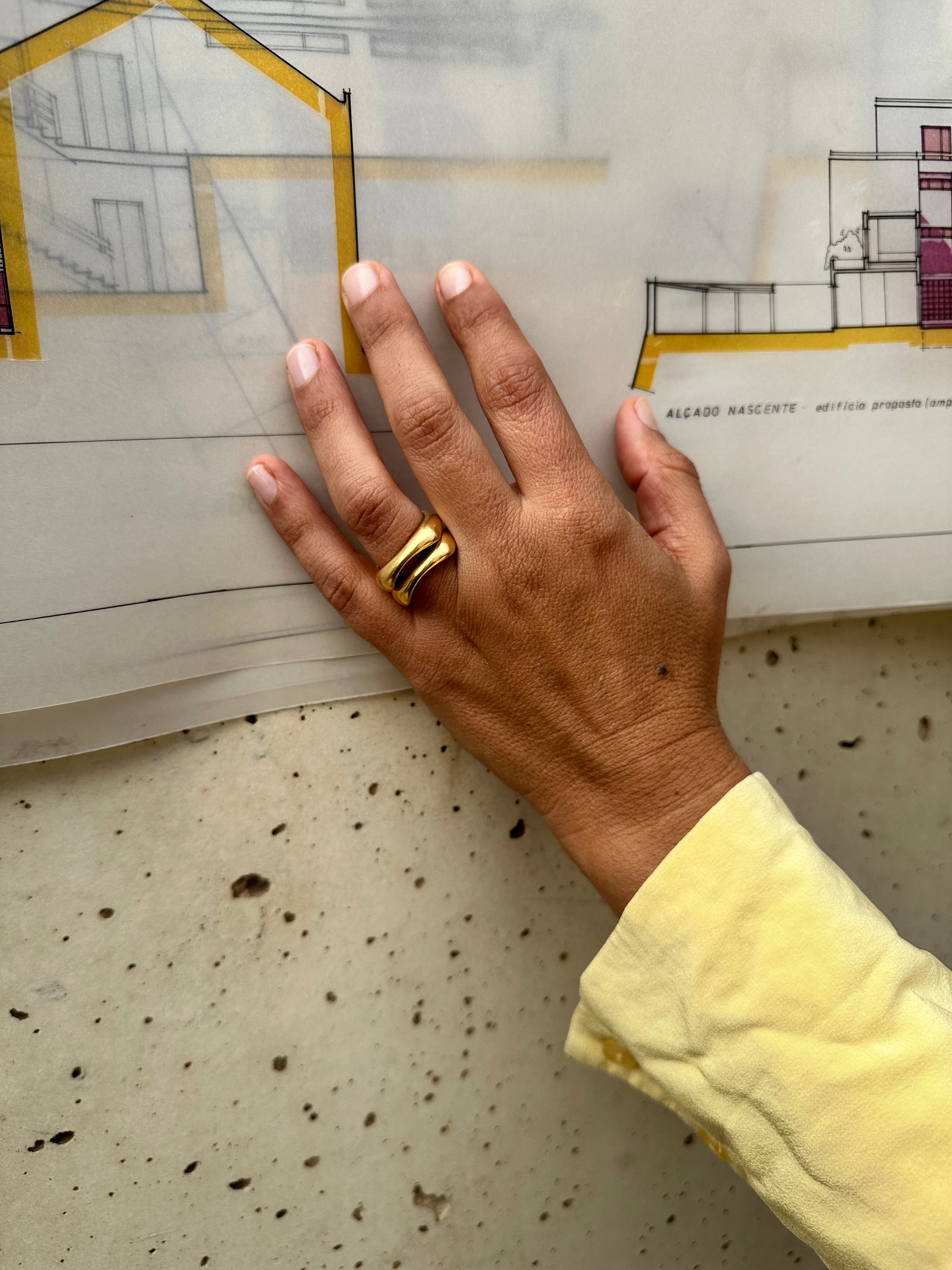 Gestus Curved goldplated Ring