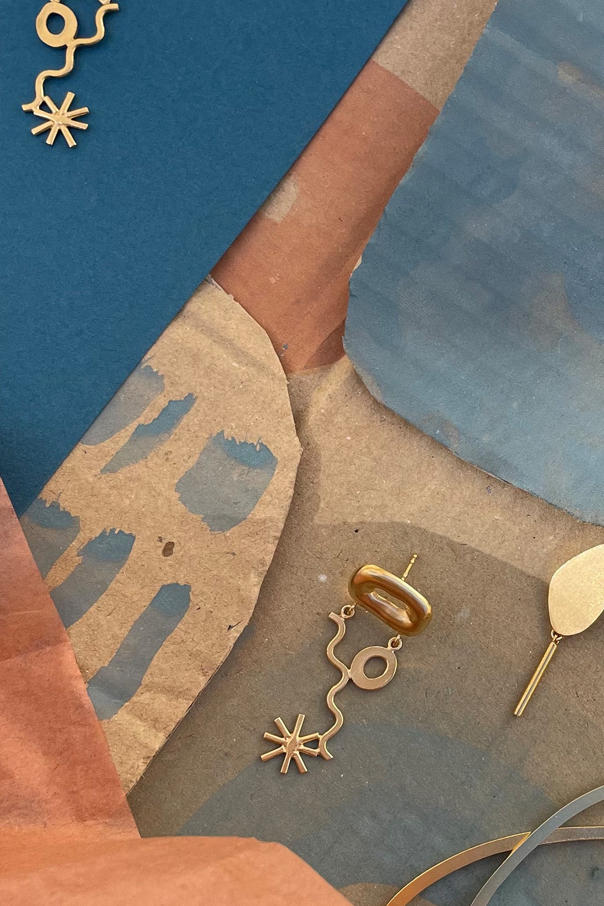 Brincos Águatinta Elementos