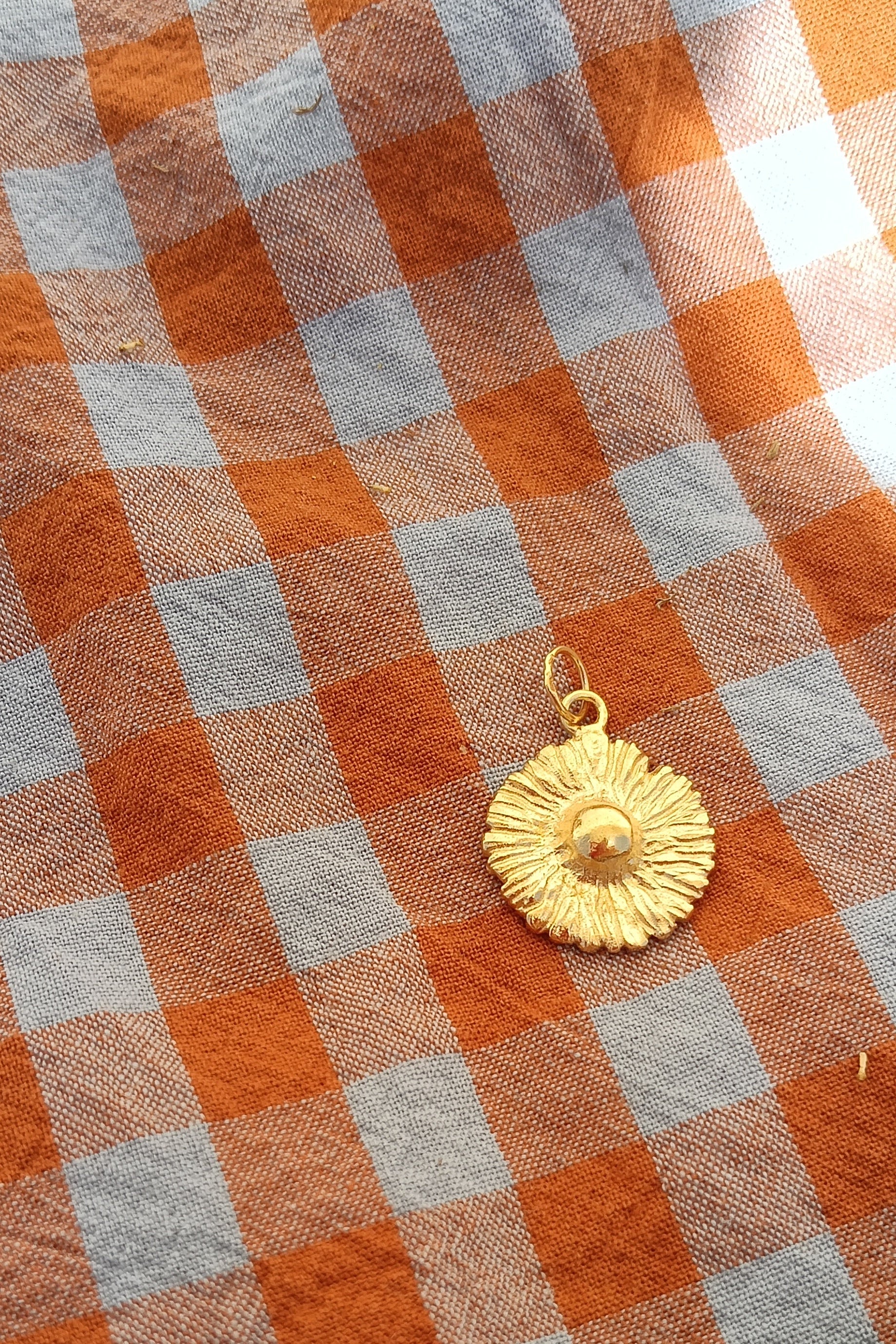 Daisy Pendant
