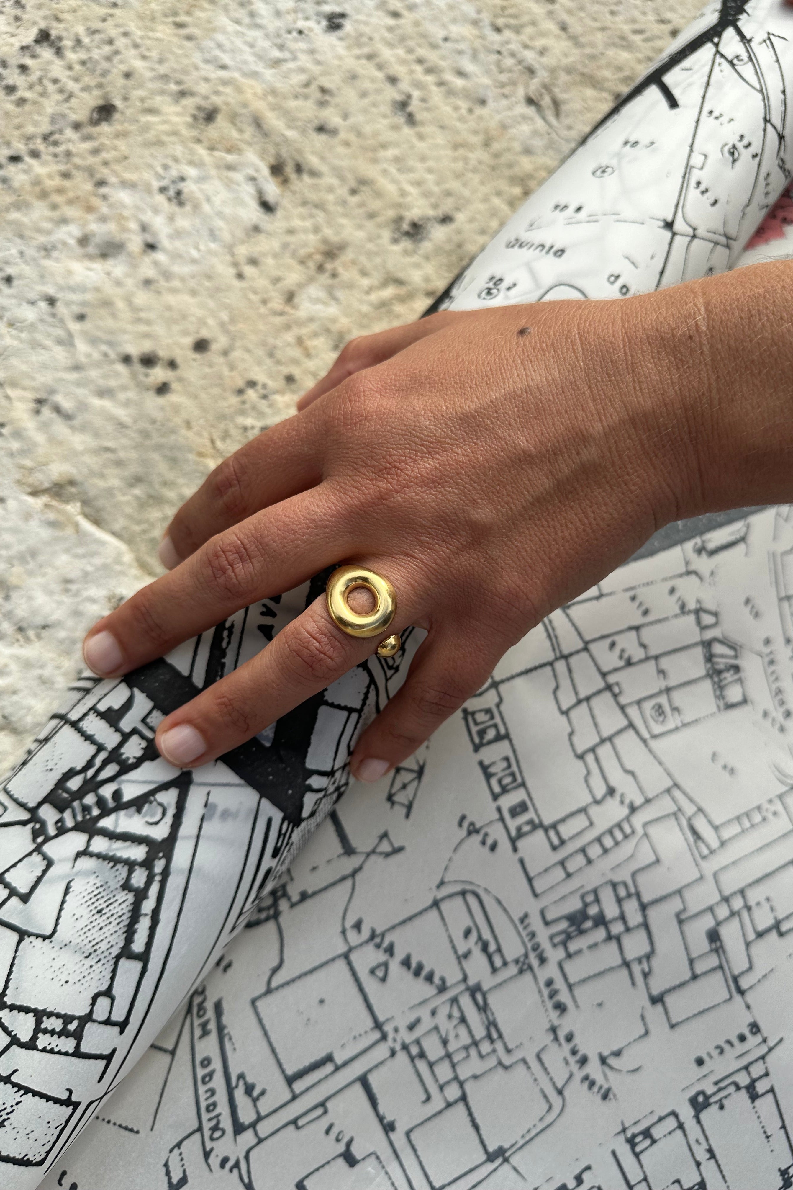 Anel Gestus Olho Dourado