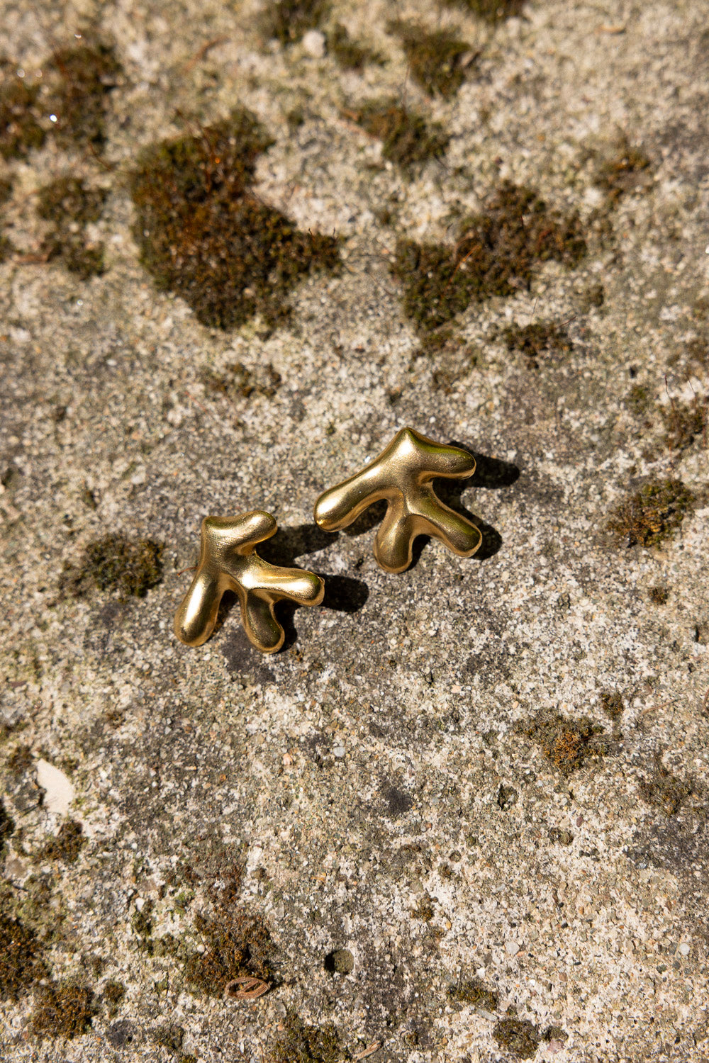 Brincos Onira Musgo Dourado