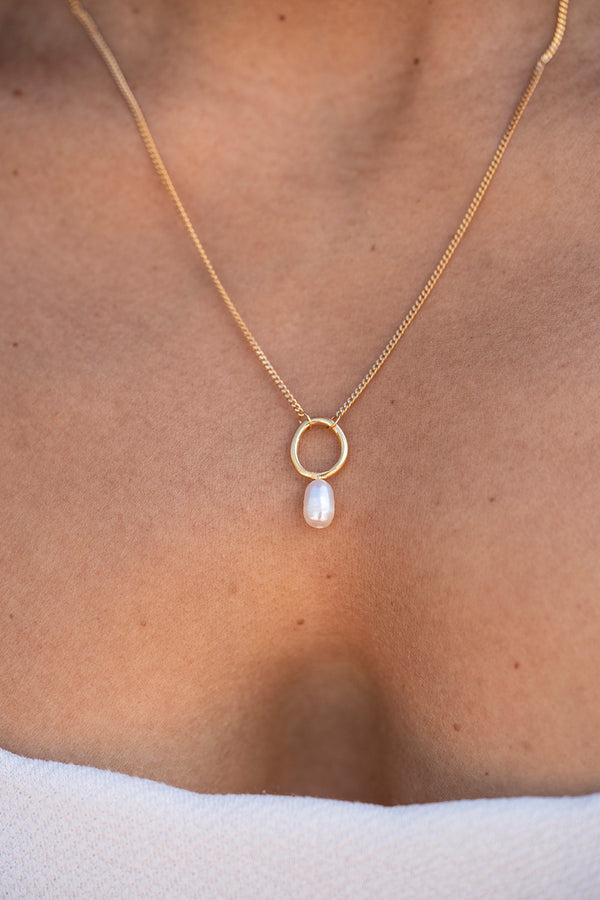 Azura Necklace with Pearl